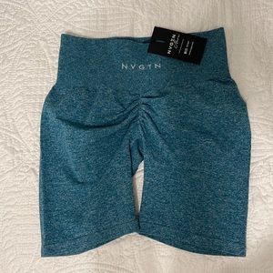 NWT NVGTN scrunch shorts!